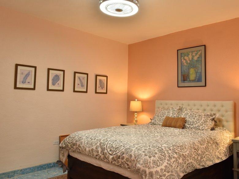 Casa Lima – A colorful 2BR house with modern and colonial elements right outside the Centro — 9 photos