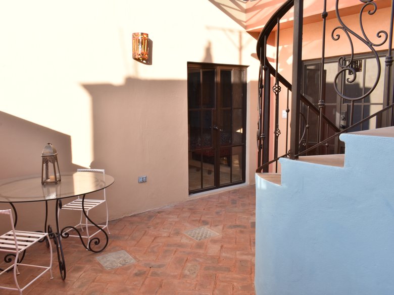 Casa Lima – A colorful 2BR house with modern and colonial elements right outside the Centro — 22 photos