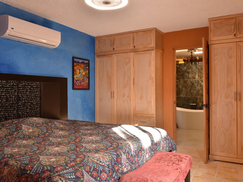 Casa Lima – A colorful 2BR house with modern and colonial elements right outside the Centro — 17 photos