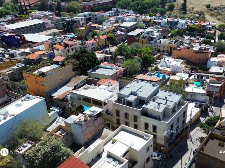 Smart investment in a prime location — 4 photos