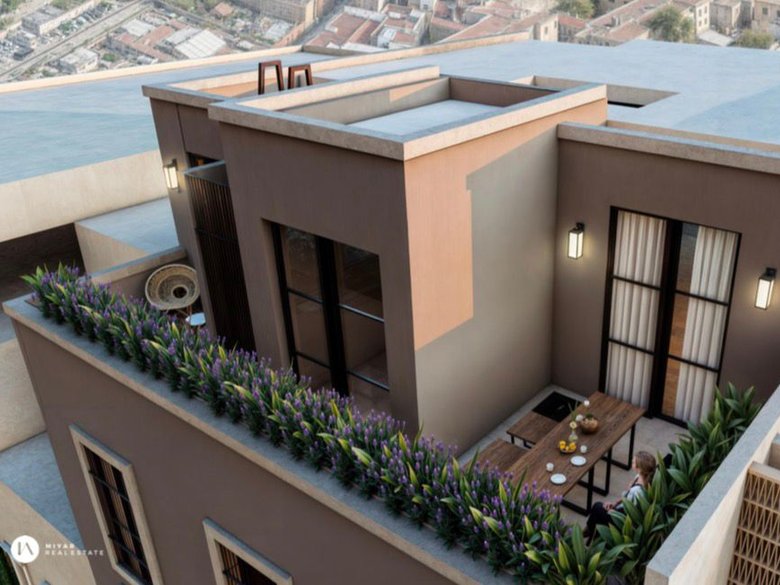 Smart investment in a prime location — 3 photos