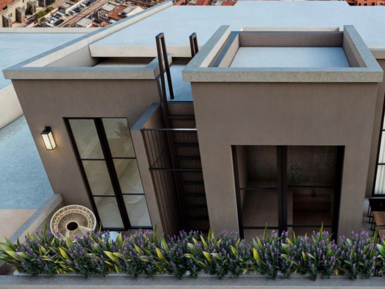 Smart investment in a prime location — 4 photos