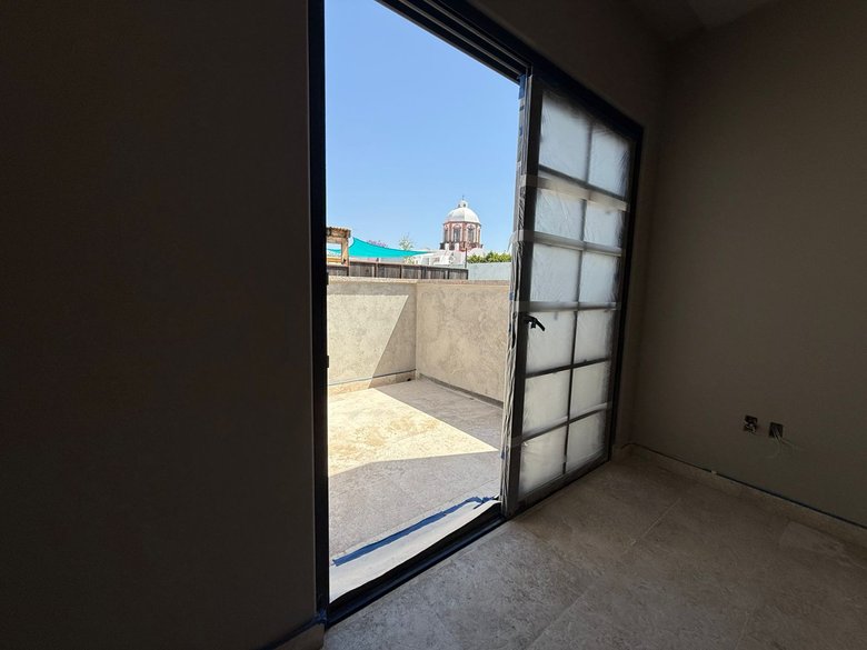 Smart investment in a prime location — 16 photos