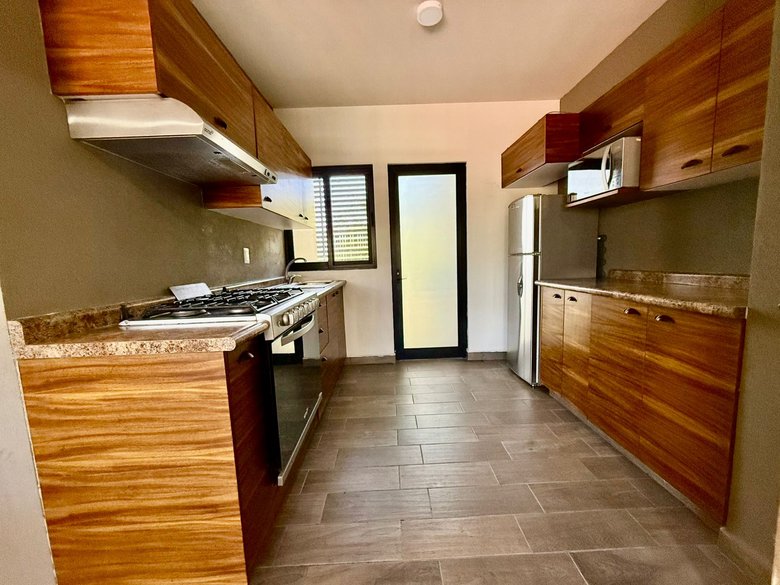 3-Bedroom Apartment in La Escondida | Garden Views & Long-Term Rental — 5 photos