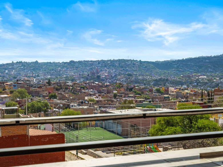 Casa Dalias — 18 photos