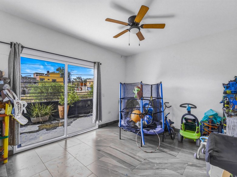 Casa Dalias — 16 photos