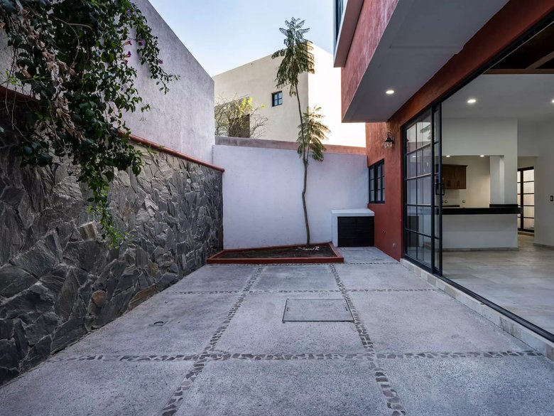 La Casa En El Paraíso — 13 photos