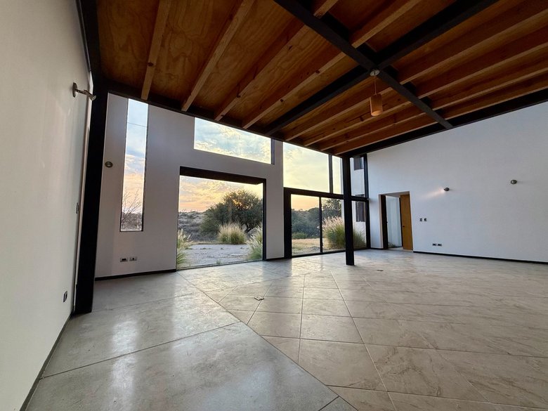 VENTA CASA MONTOLEA SENDEROS — 8 photos