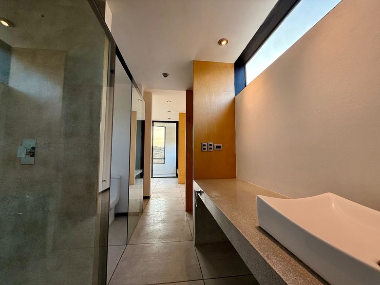 VENTA CASA MONTOLEA SENDEROS — 13 photos