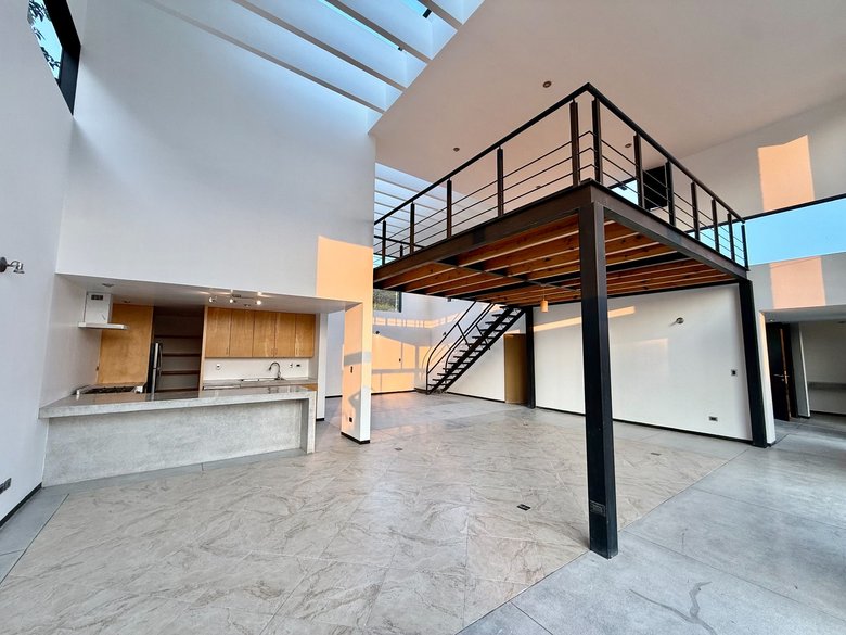 VENTA CASA MONTOLEA SENDEROS — 6 photos