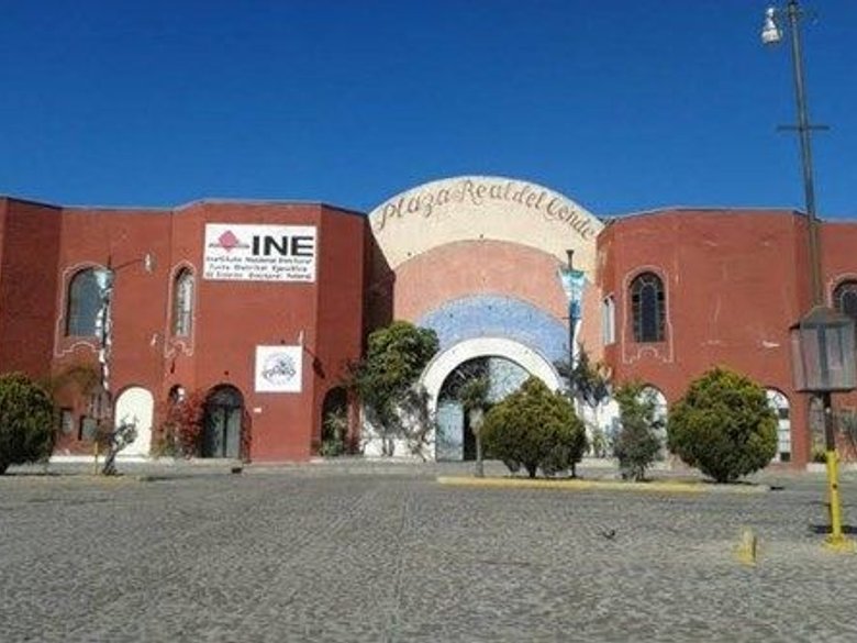 Locales comerciales Plaza Real del Conde — 1 photos
