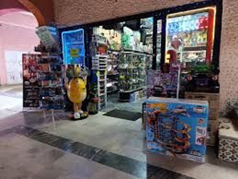 Locales comerciales Plaza Real del Conde — 4 photos