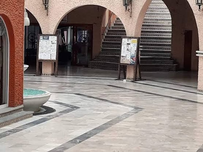 Locales comerciales Plaza Real del Conde — 6 photos