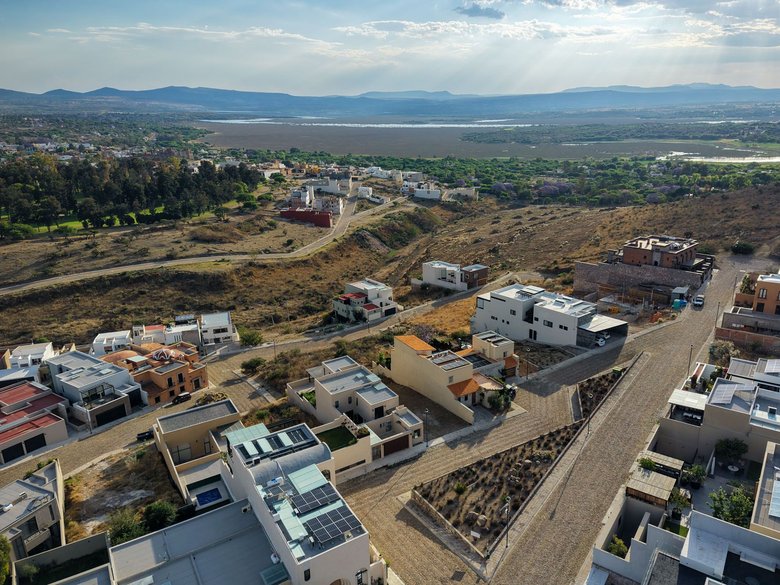 Lote Granada en Hoyo 13 — 3 photos