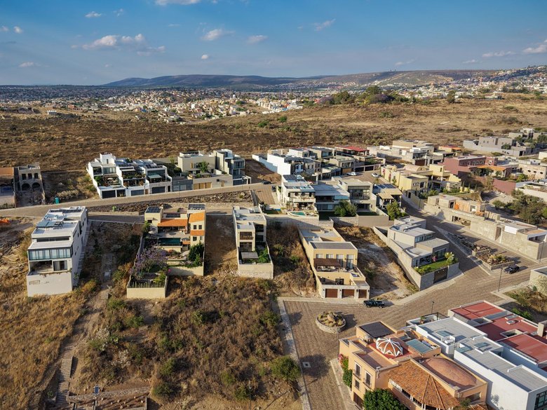 Lote Granada en Hoyo 13 — 7 photos