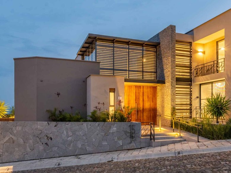 Casa Leponia — 2 photos
