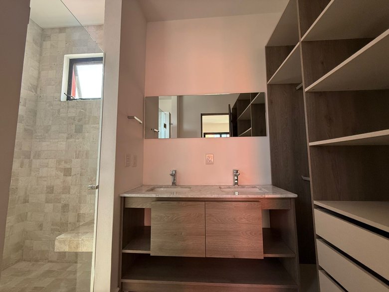 Bright Unfurnished Apartment with Terrace in Punta del Cielo — 13 photos