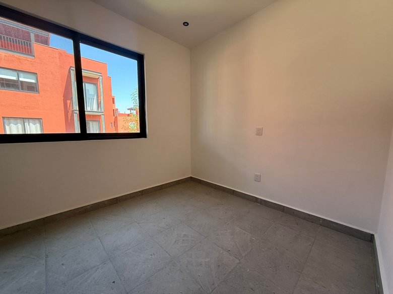 Bright Unfurnished Apartment with Terrace in Punta del Cielo — 9 photos