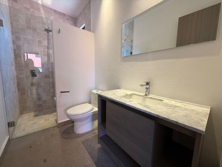 Bright Unfurnished Apartment with Terrace in Punta del Cielo — 8 photos