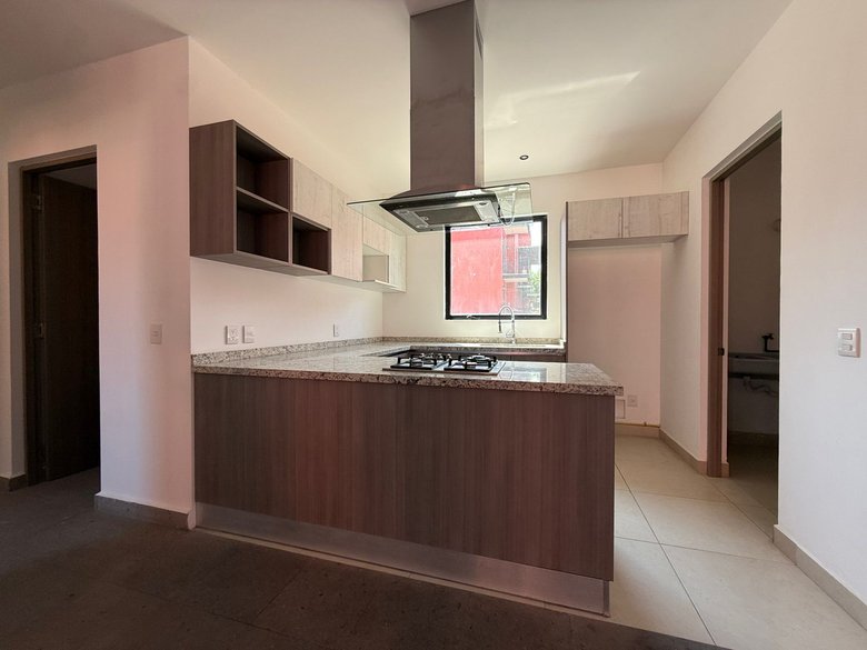 Bright Unfurnished Apartment with Terrace in Punta del Cielo — 5 photos