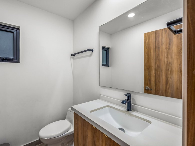 Barrio Santo 9C — 8 photos