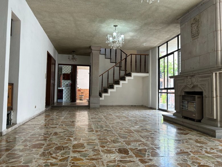 Casa Naranjo — 8 photos