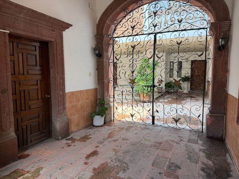 Casa Naranjo — 39 photos