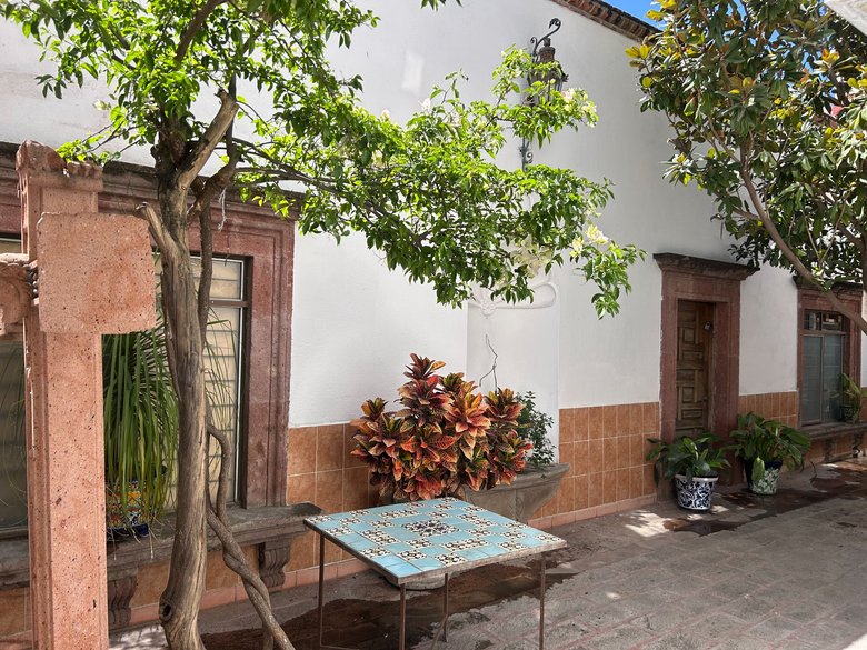 Casa Naranjo — 2 photos