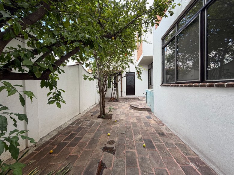 Casa Naranjo — 30 photos
