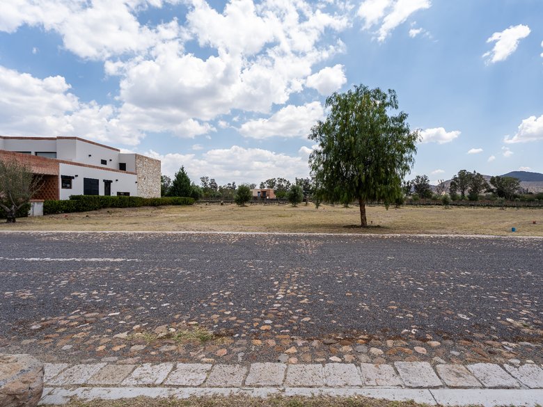 Los Remedios Lot 11 — 5 photos