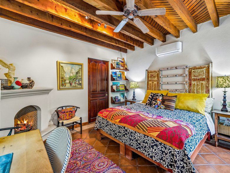 Casa Colonial Eclectica — 16 photos