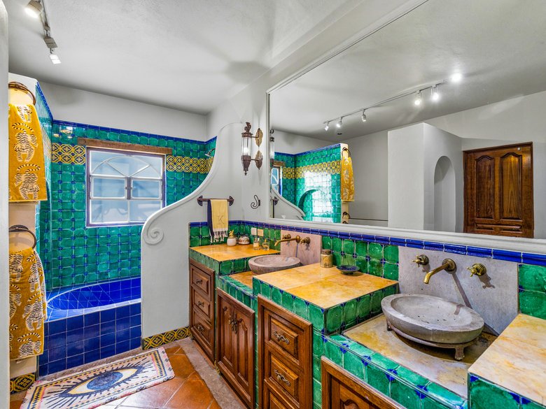 Casa Colonial Eclectica — 37 photos