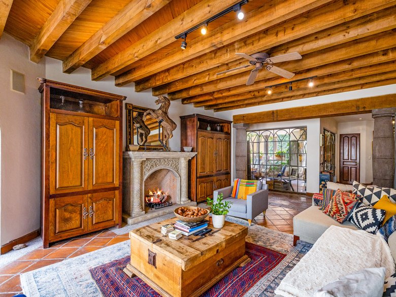 Casa Colonial Eclectica — 10 photos