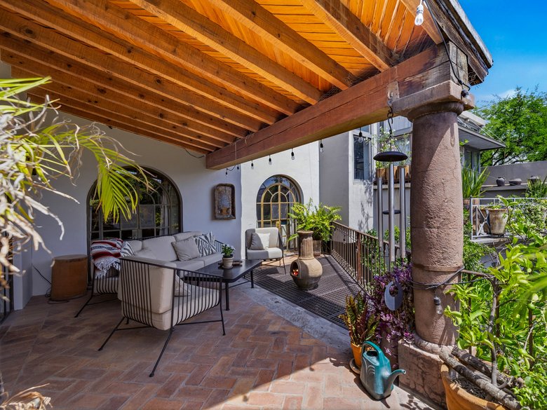 Casa Colonial Eclectica — 25 photos