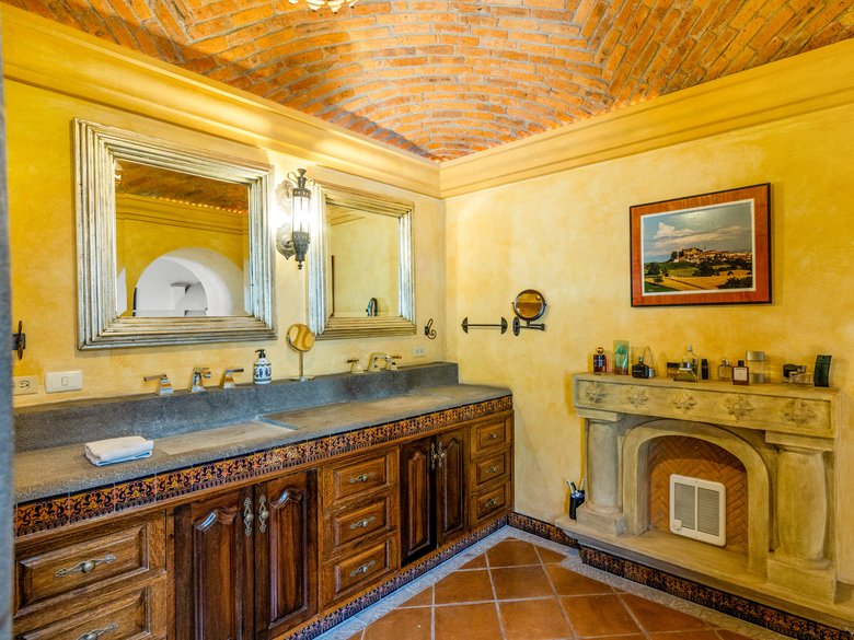 Casa Colonial Eclectica — 33 photos