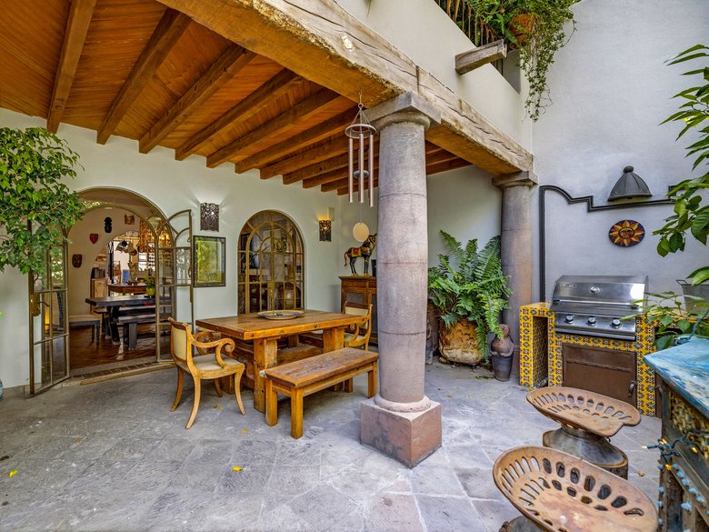 Casa Colonial Eclectica — 14 photos