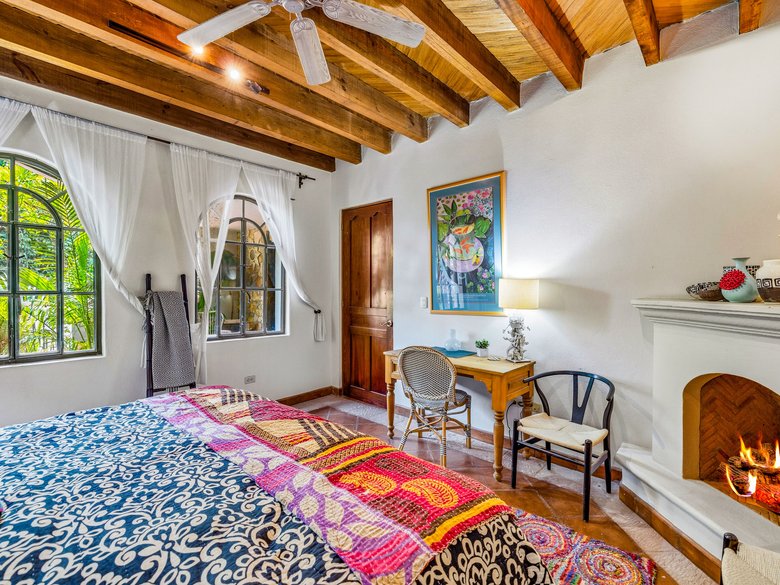 Casa Colonial Eclectica — 17 photos