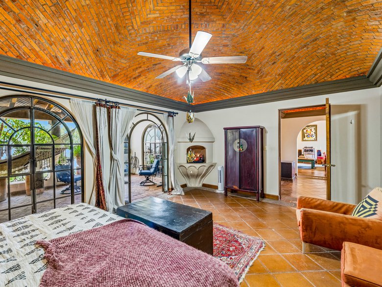 Casa Colonial Eclectica — 35 photos