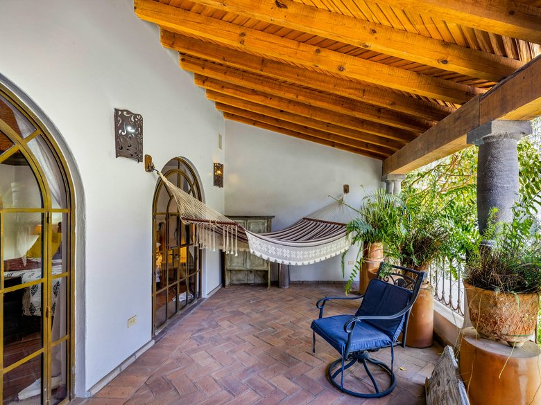 Casa Colonial Eclectica — 38 photos
