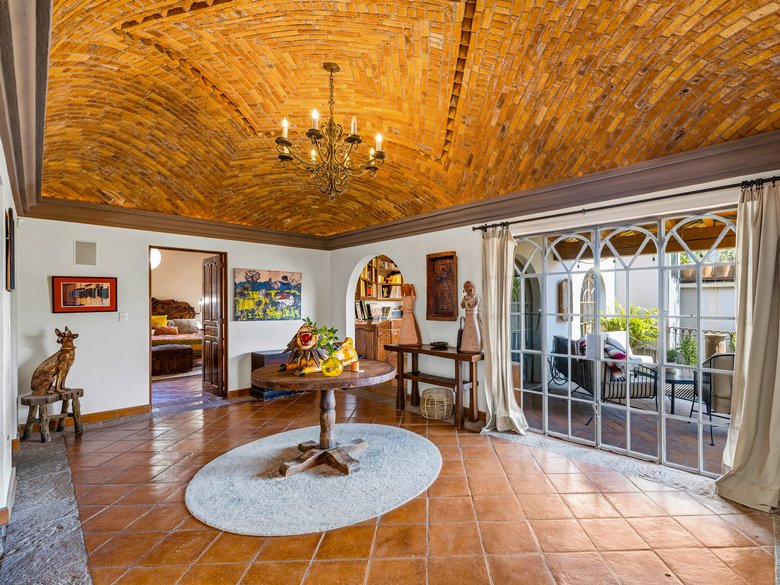 Casa Colonial Eclectica — 19 photos