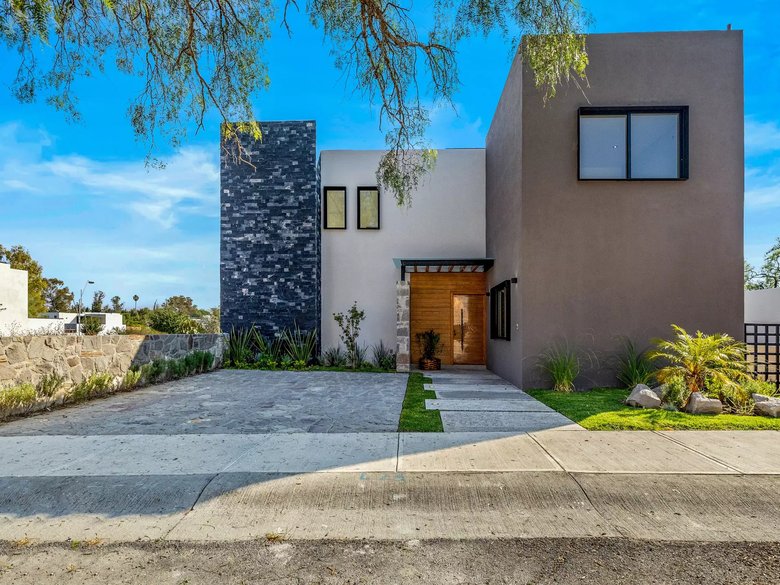 CASA ELITE ZIRANDARO — 9 photos