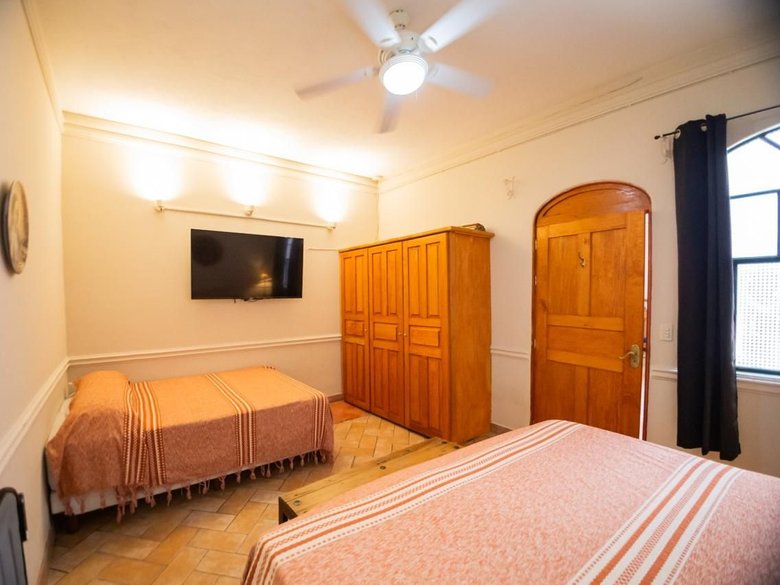 CASA RELOX — 23 photos