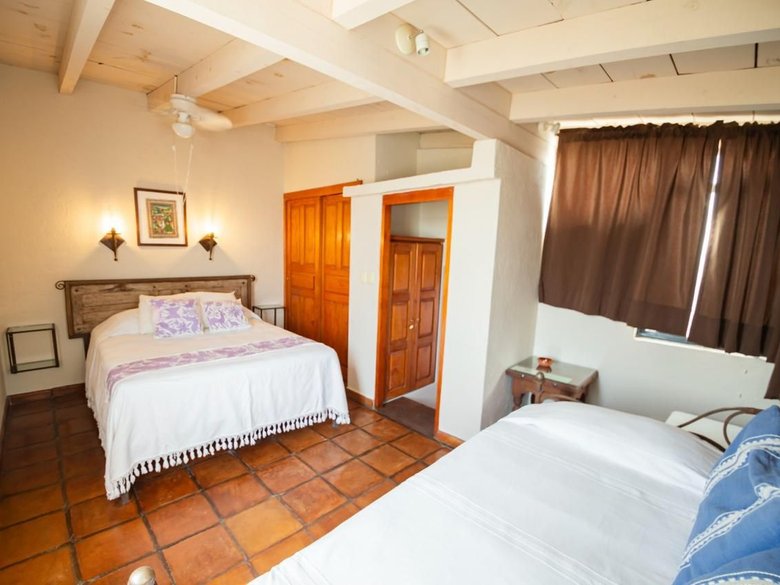 CASA RELOX — 19 photos