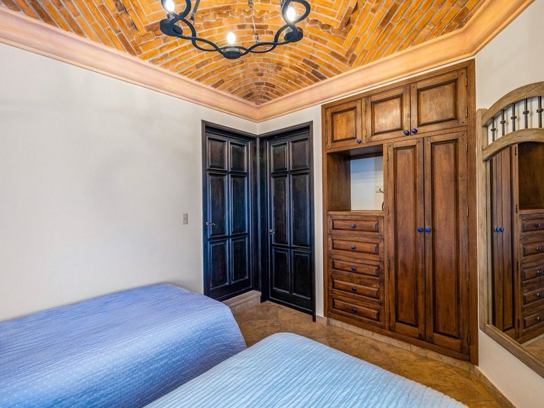 Villa Siqueiros — 27 photos