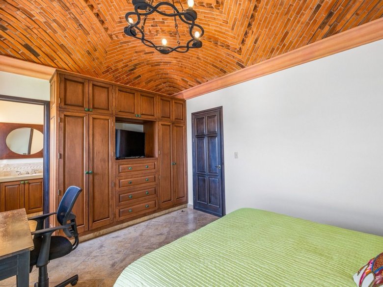 Villa Siqueiros — 25 photos