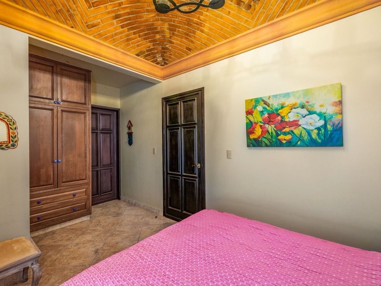 Villa Siqueiros — 22 photos