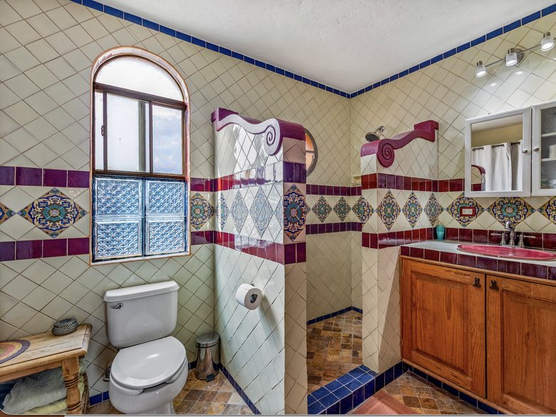 Casa Maxine , charming Mexican -style home located in Colonia Independencia  — 22 photos
