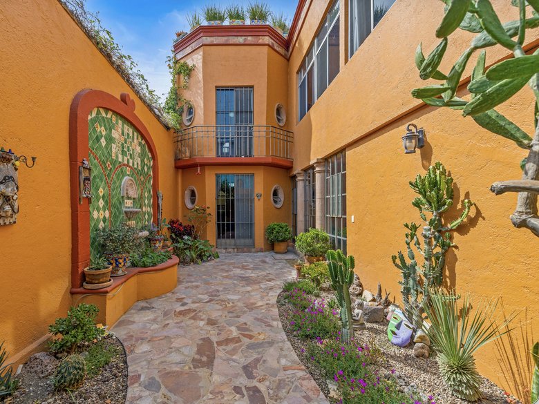 Casa Maxine , charming Mexican -style home located in Colonia Independencia  — 2 photos