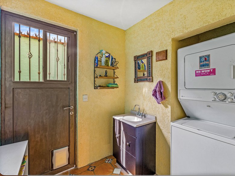 Casa Maxine , charming Mexican -style home located in Colonia Independencia  — 13 photos