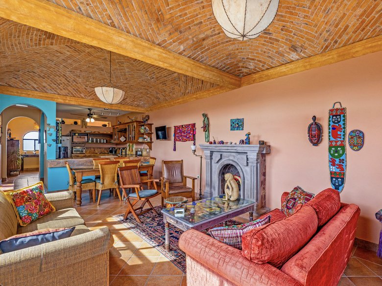 Casa Maxine , charming Mexican -style home located in Colonia Independencia  — 17 photos